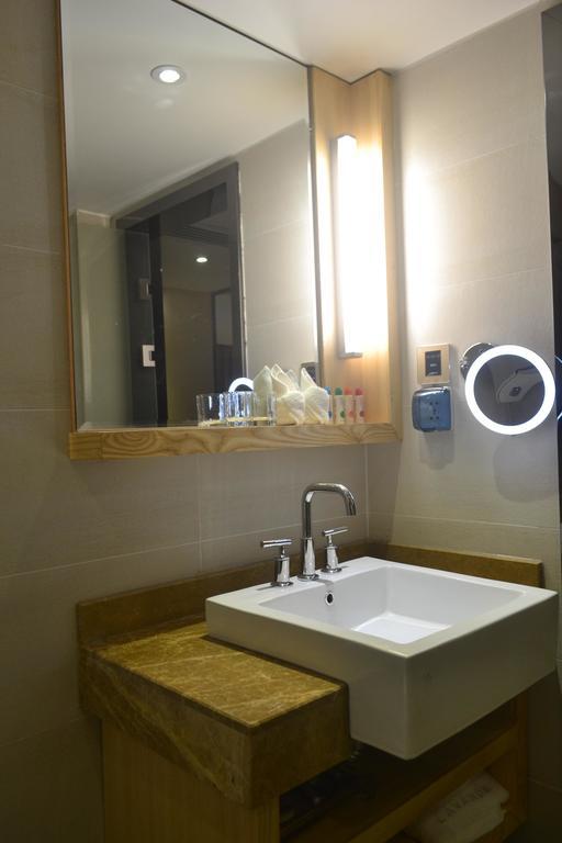 Lavande Hotel Zhuhai Gongbei Port Square Camera foto