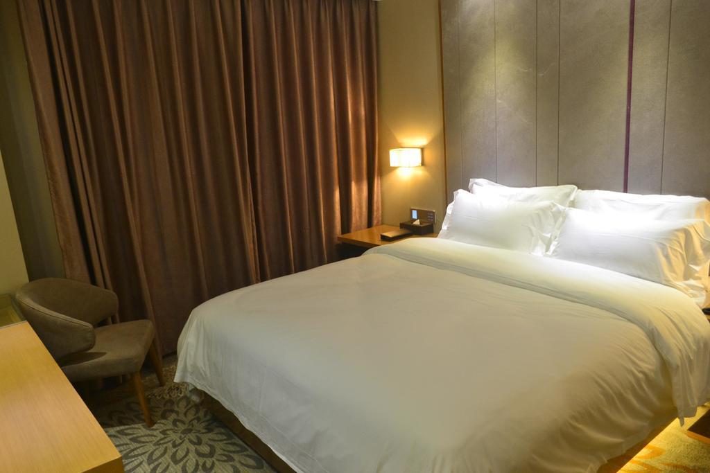 Lavande Hotel Zhuhai Gongbei Port Square Camera foto