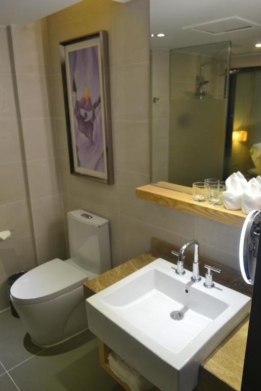 Lavande Hotel Zhuhai Gongbei Port Square Camera foto