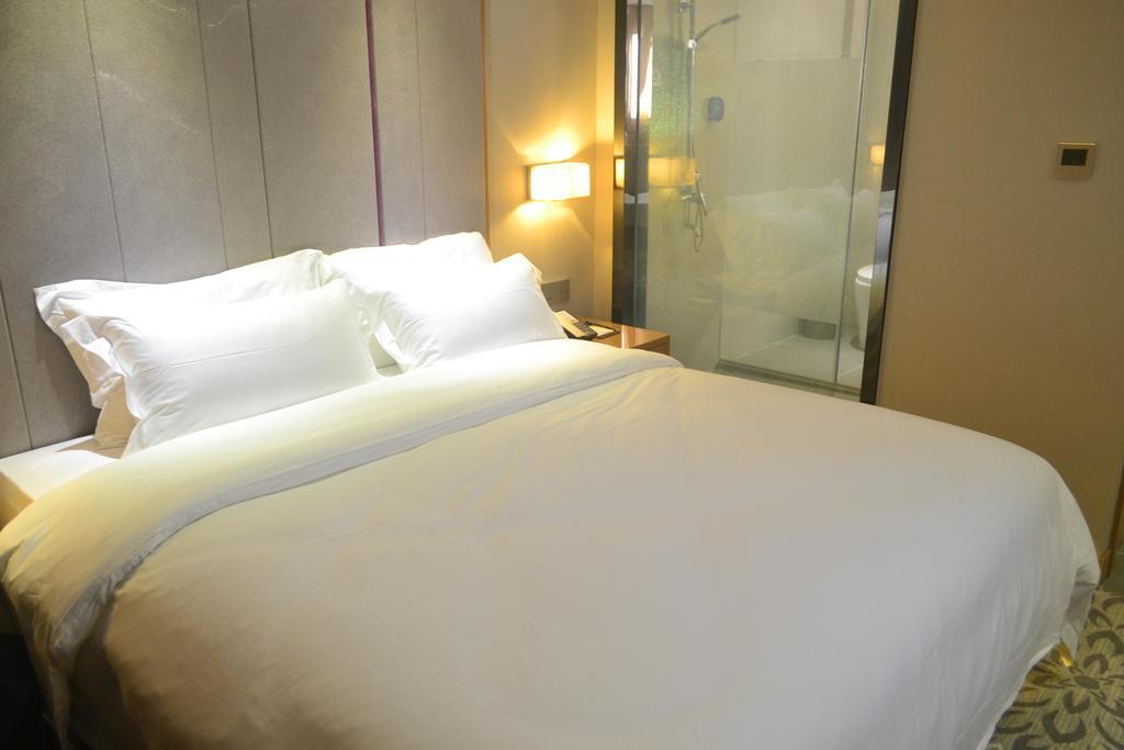 Lavande Hotel Zhuhai Gongbei Port Square Camera foto