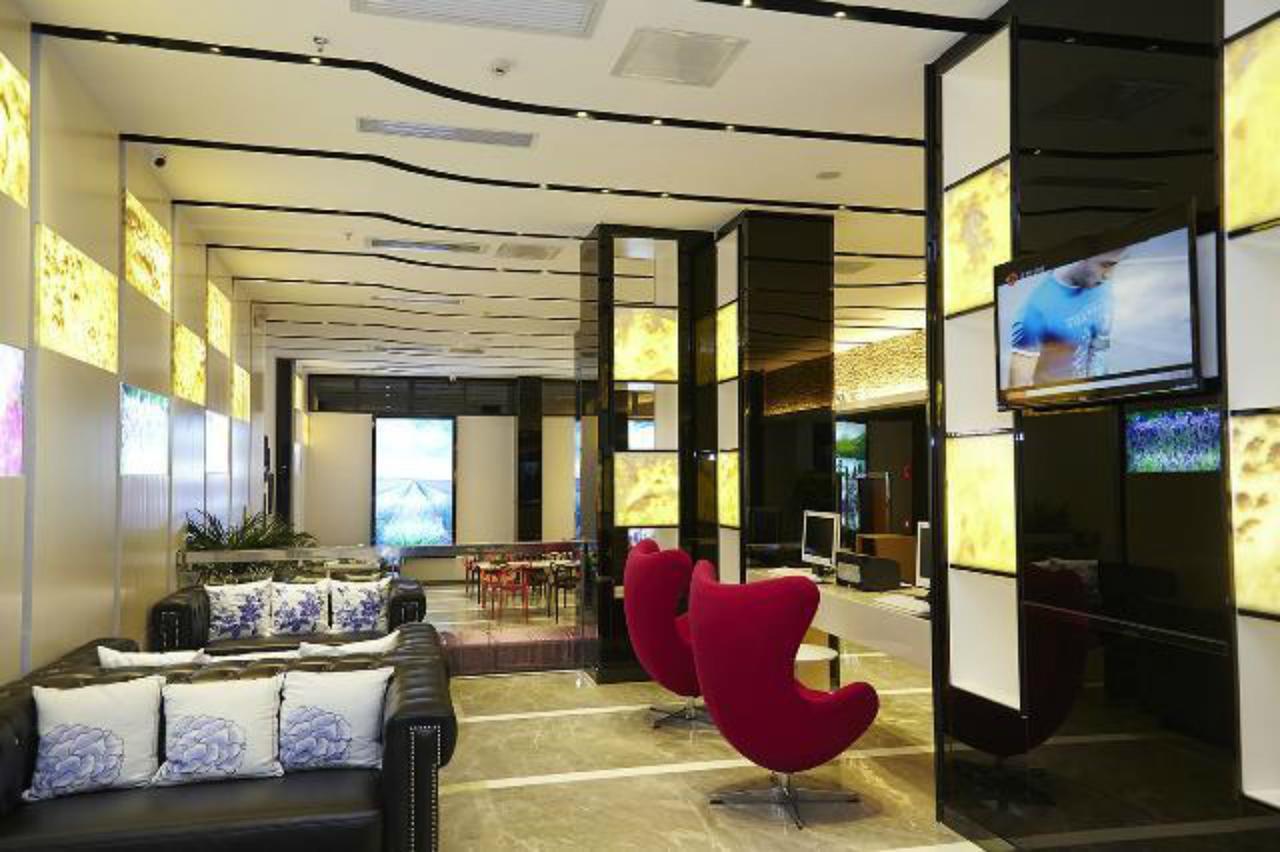Lavande Hotel Zhuhai Gongbei Port Square Esterno foto