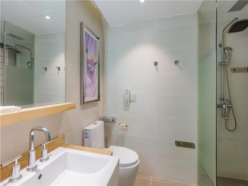 Lavande Hotel Zhuhai Gongbei Port Square Esterno foto