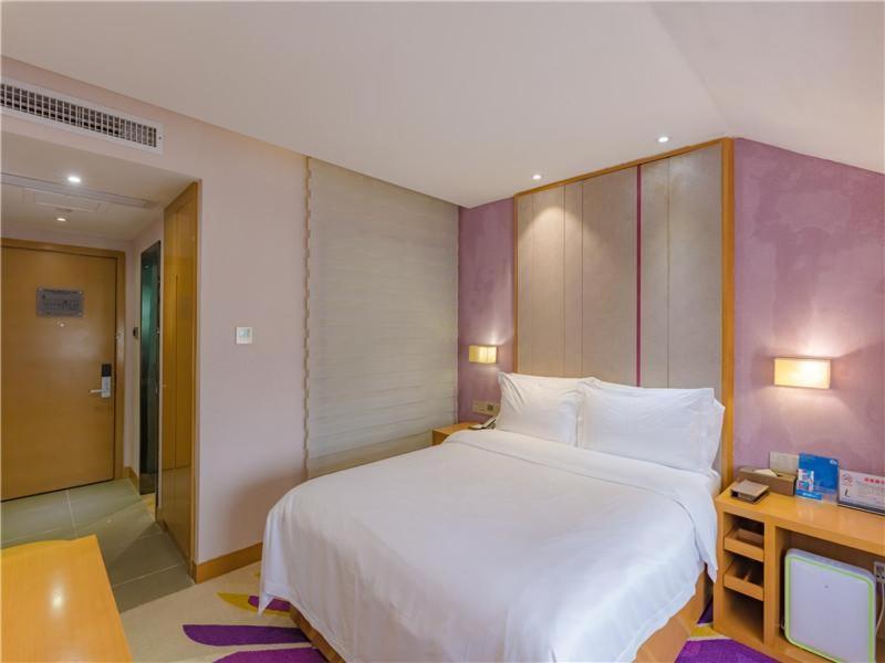 Lavande Hotel Zhuhai Gongbei Port Square Esterno foto